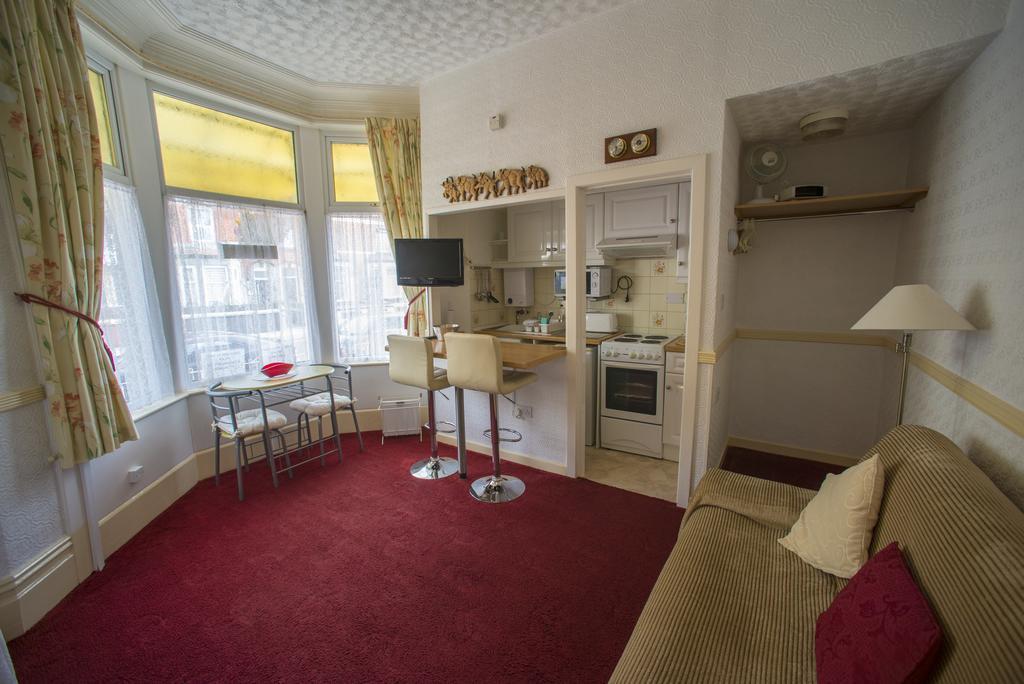 Lyndale Holiday Flats Blackpool Luaran gambar